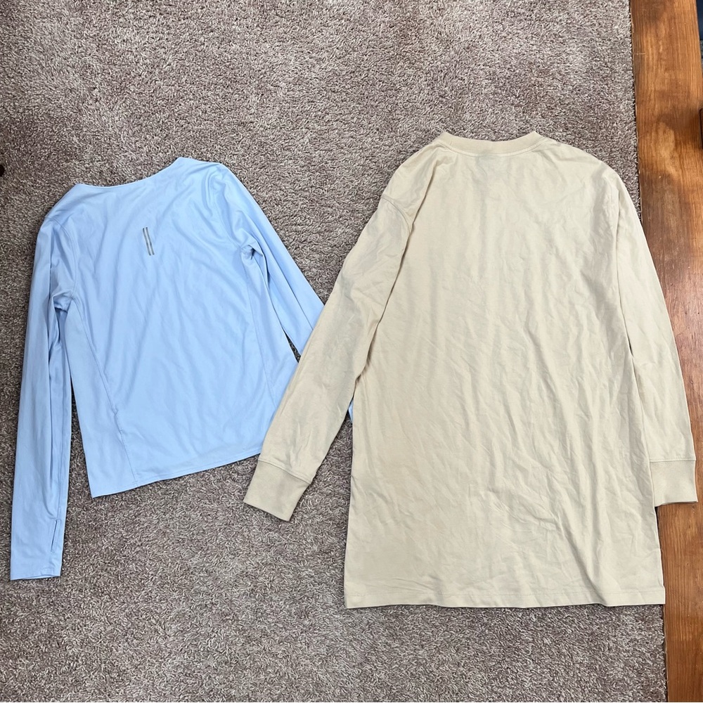 Clear Out Bundle! 8 pieces, about 5 pounds - EDIT: no Nike blue zip up hoodie - Picture 10 of 15